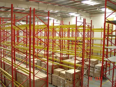 Solução de armazenamento industrial Estantes para armazéns VNA para serviços pesados